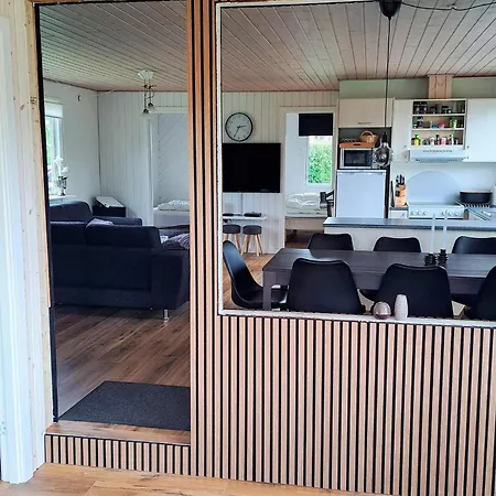 6 Person In Semesterbostad *